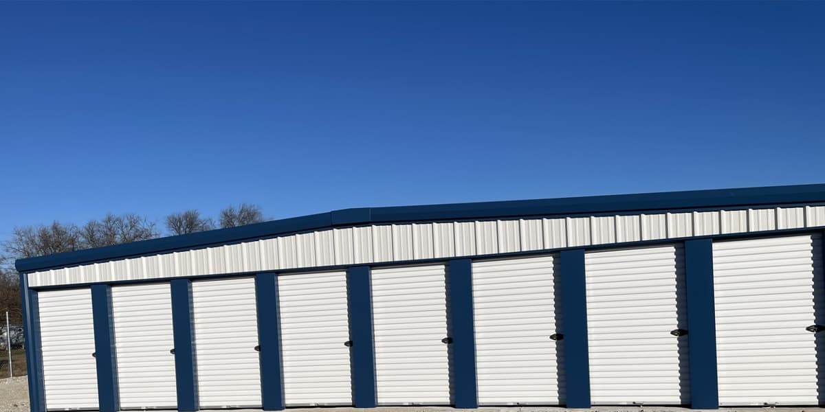Why Choose a 10×20 Drive-Up Storage Unit in Bolivar? | Storage Bolivar 10x20 drive-up storage unit